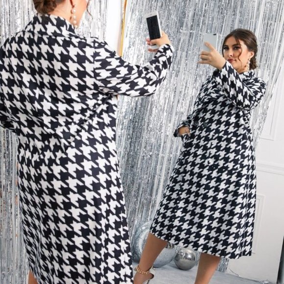 Plus Houndstooth Double Button Coat - Picture 5 of 9